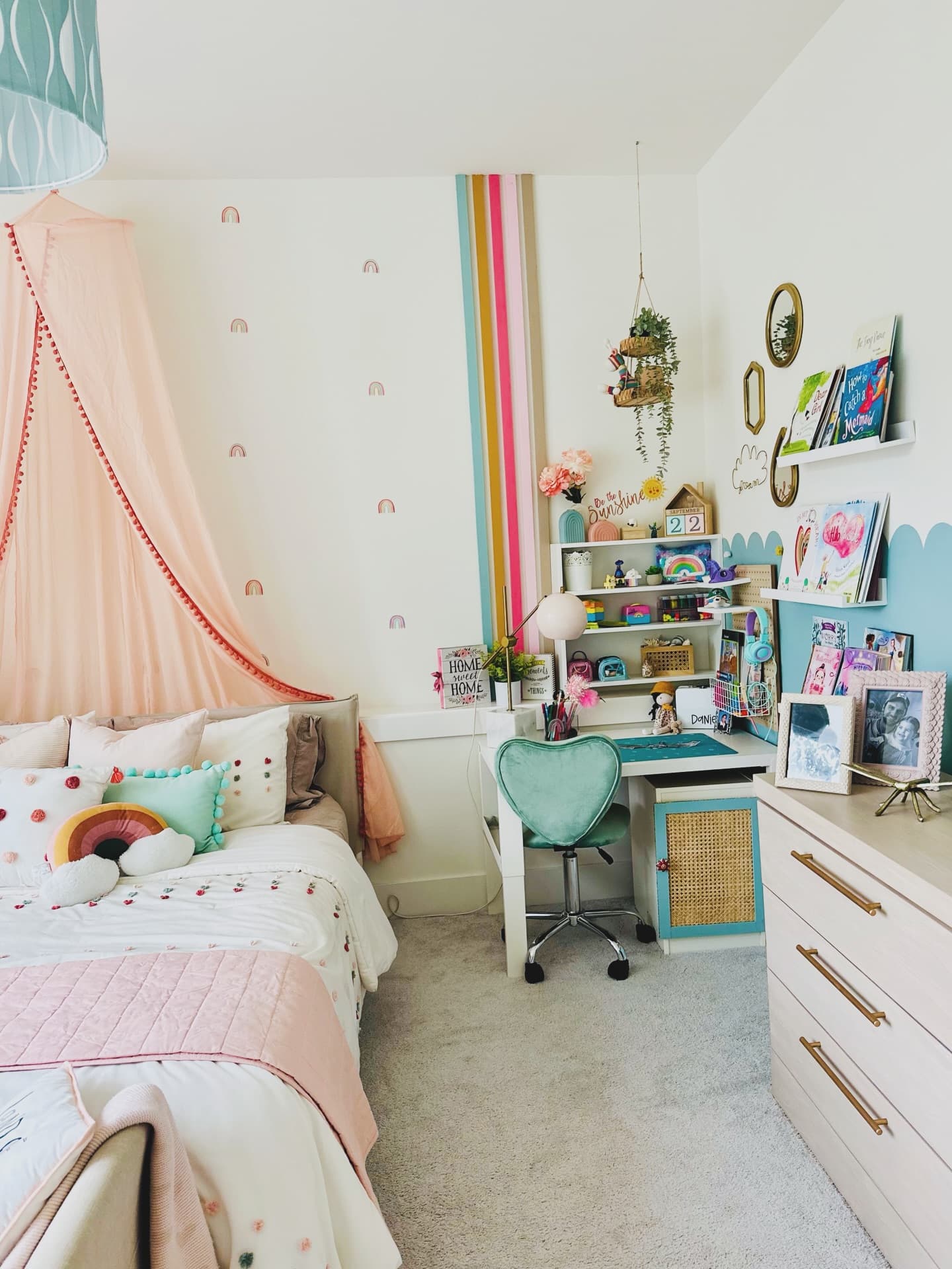 Girl's Dreamy Bedroom